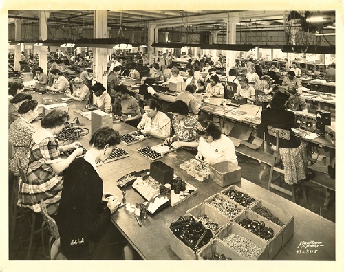 T17 assembly line, Chicago, 1943