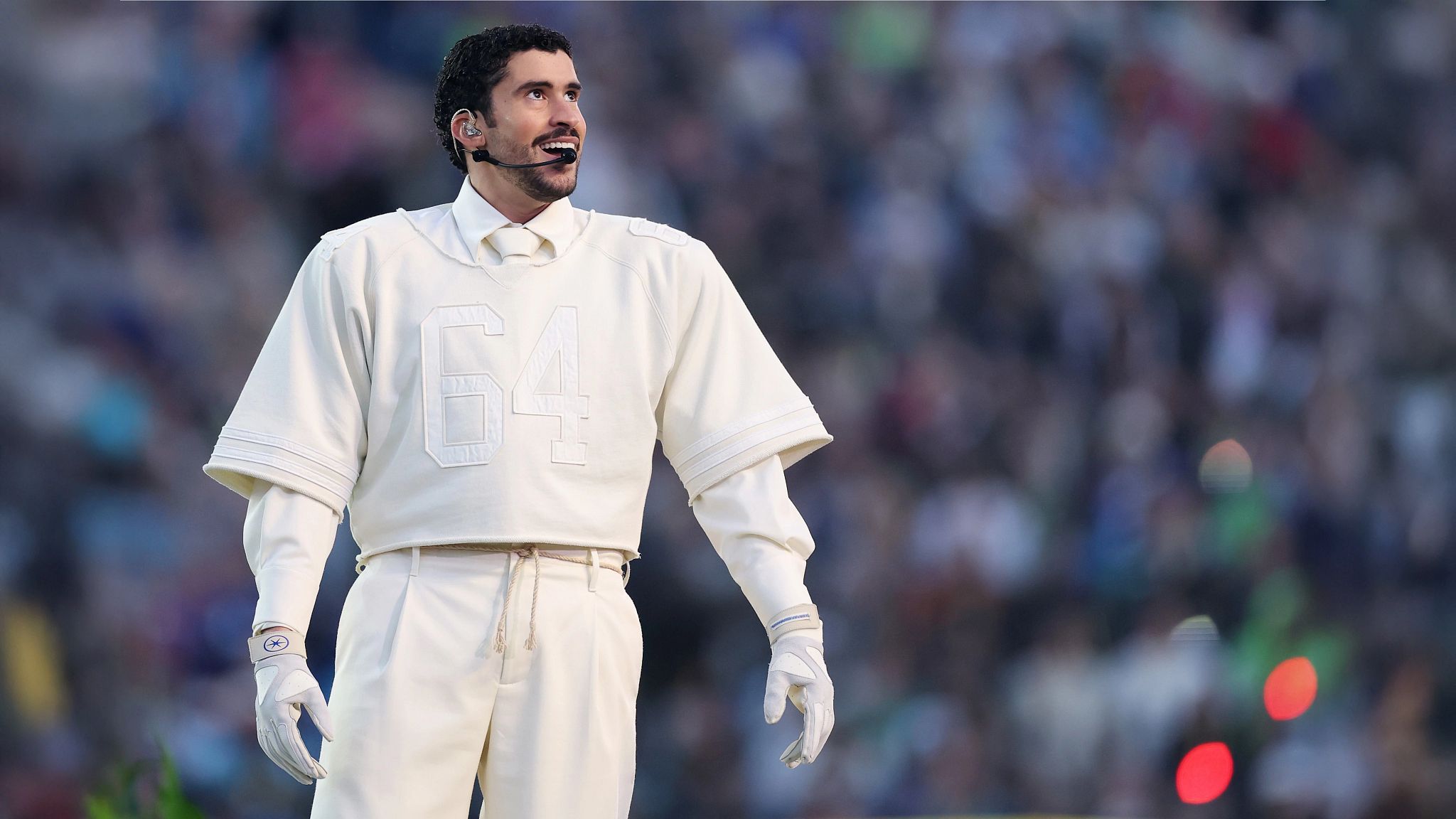 Bad-Bunny-with-Shure-SM39-Headset-Microphone